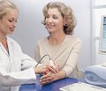 Критерии оценки клинического эффекта терапии постменопаузального остеопороза